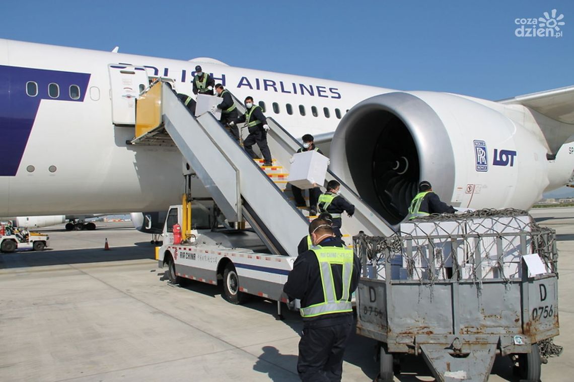 14 ton środków ochrony osobistej sprowadzi Samorząd Mazowsza 