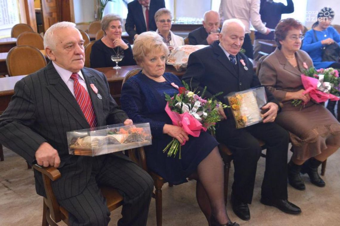 16 par z medalami za długoletnie pożycie małżeńskie