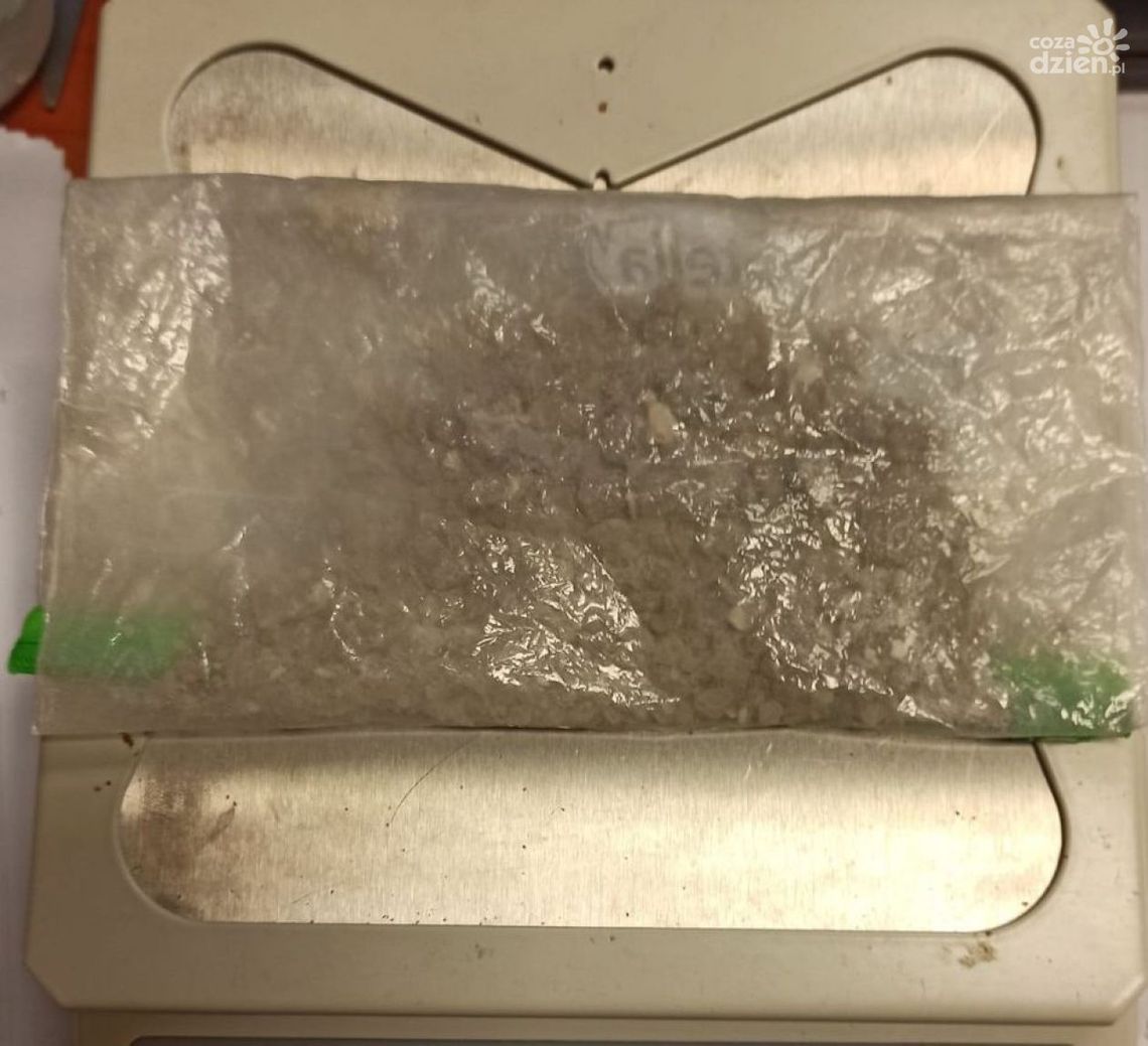 18-latek zatrzymany za posiadanie narkotyków 18-latek zatrzymany za posiadanie narkotyków