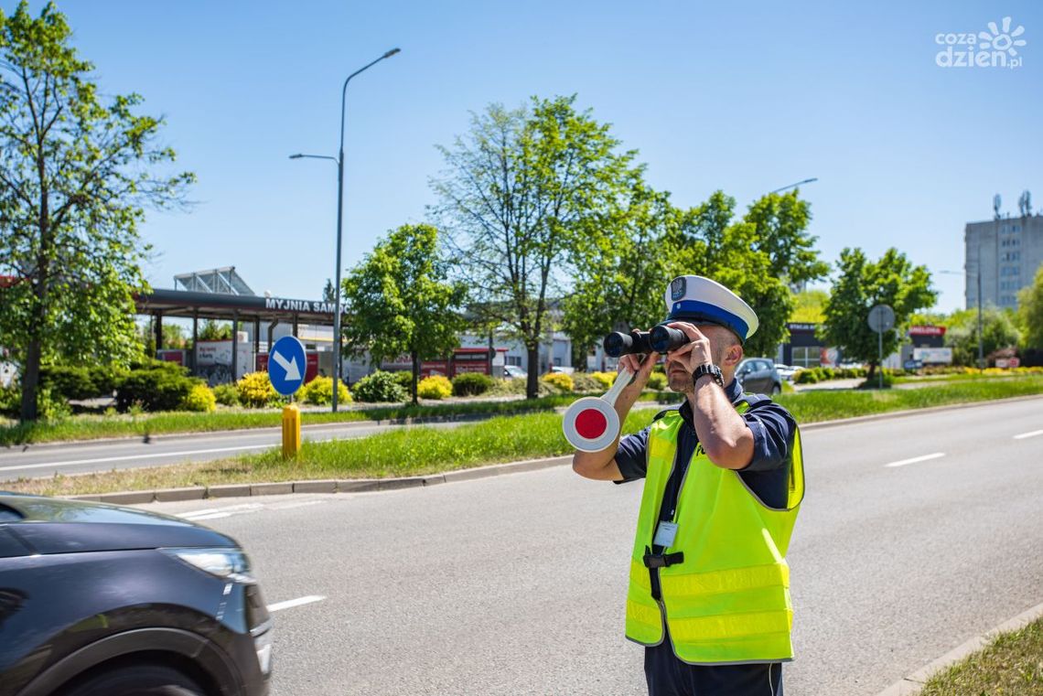 195 km/h i 2500 zł mandatu [WIDEO]