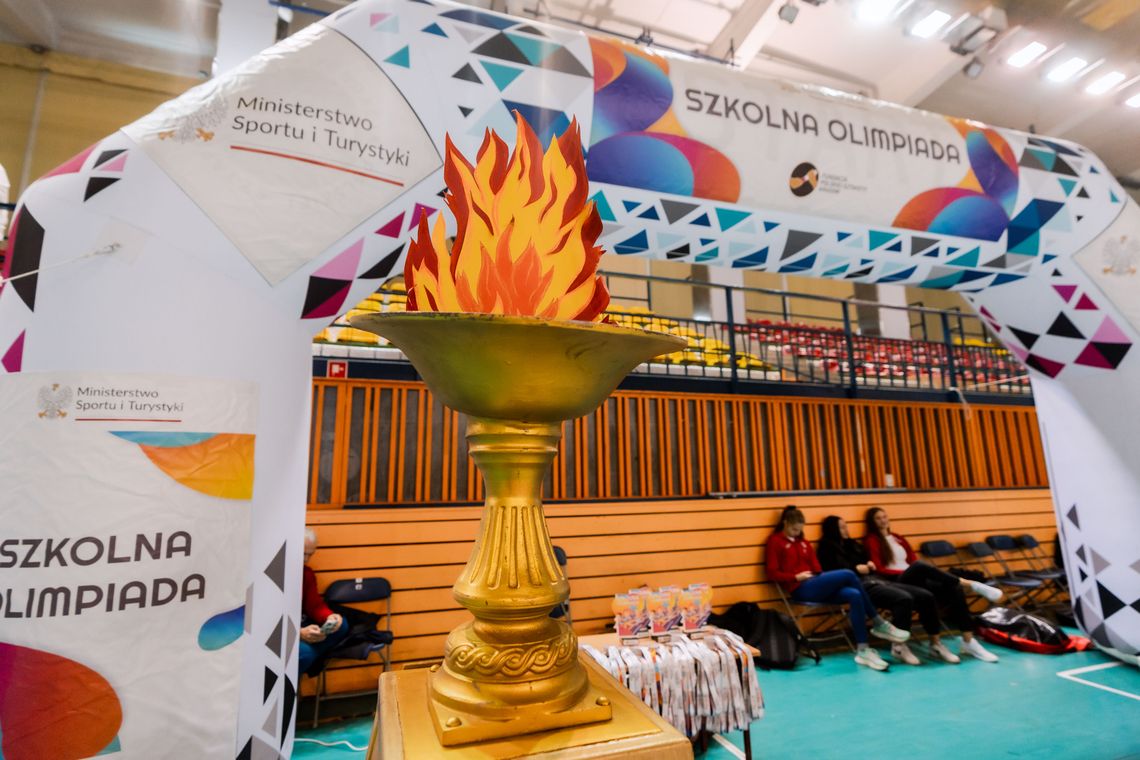 Szkolna Olimpiada w hali MOSiR - sport, zabawa i edukacja w olimpijskim duchu
