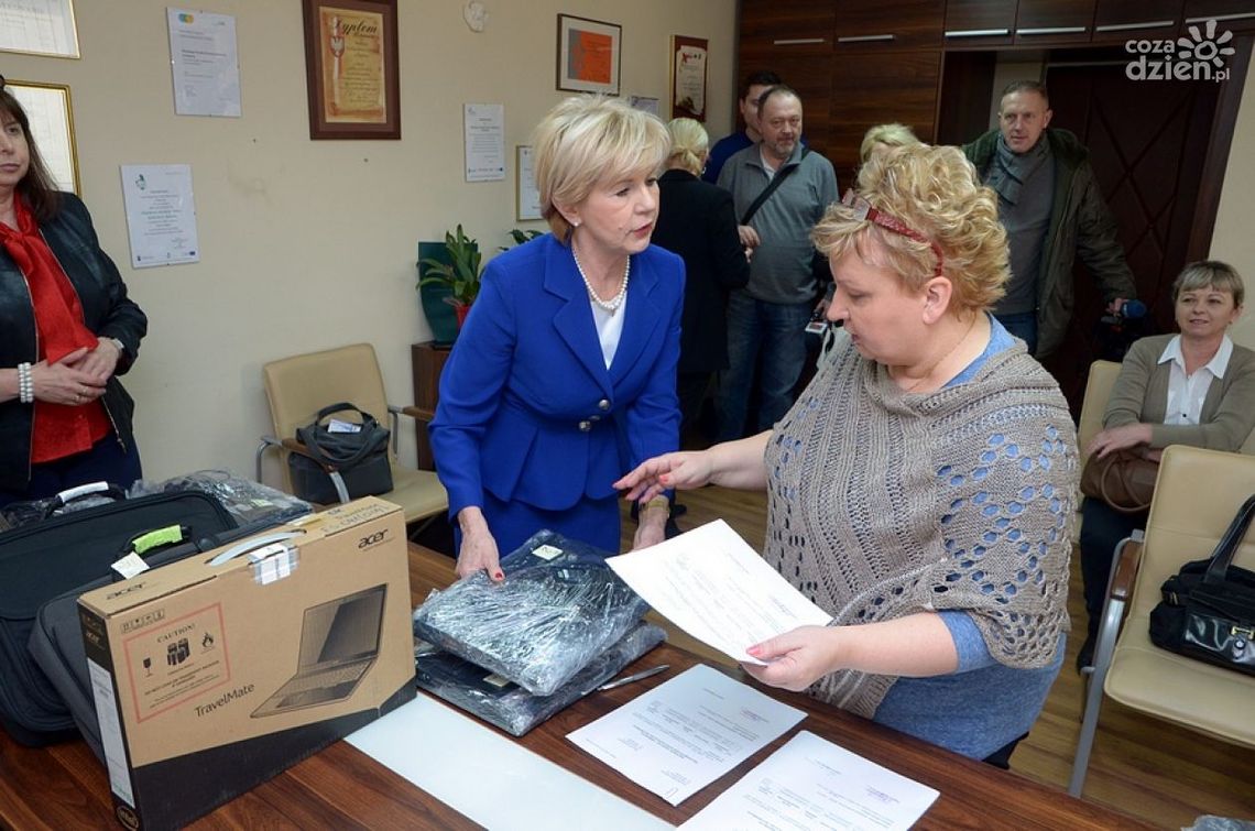 26 laptopów od CBA dla radomskich dzieci