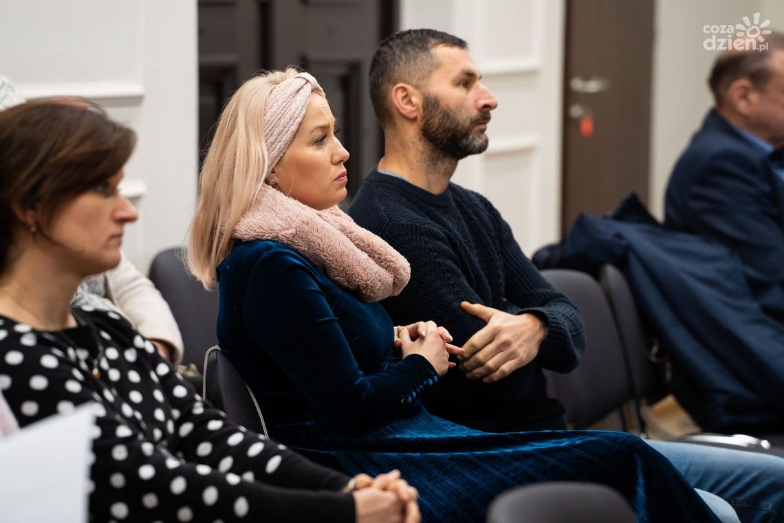 „28 pism, 4 teczki dokumentacji”. Mieszkańcy przeciwko masztom