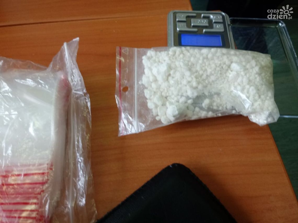 29-latek z narkotykami w rękach policji