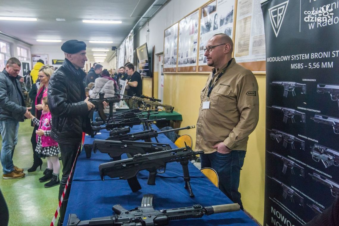 3 tys. osób na III Wystawie Broni Palnej 3 tys. osób na III Wystawie Broni Palnej