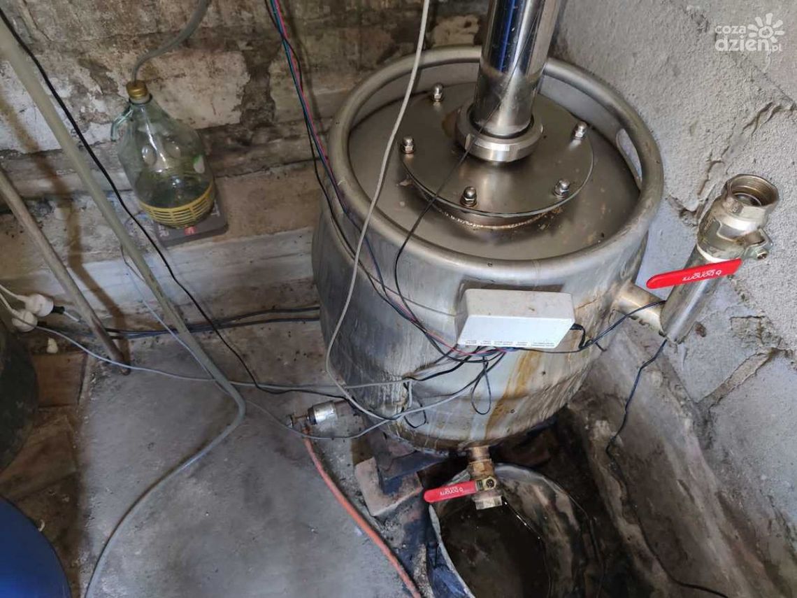 30-latek nielegalnie produkował alkohol