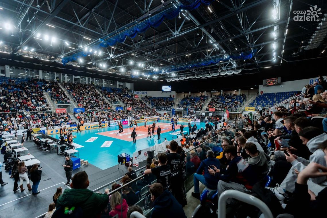 300 tys. zł za 75% akcji klubu i milion złotych pożyczki dla Czarnych Radom