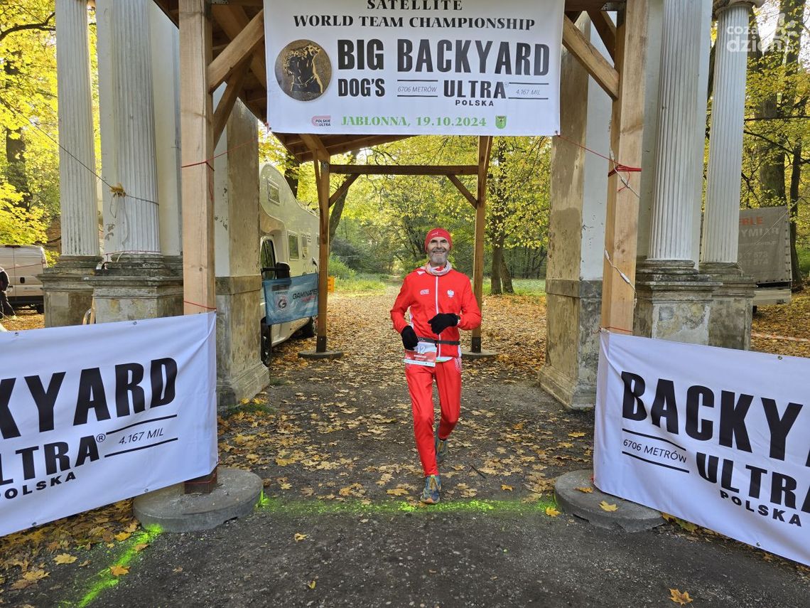 321 kilometrów w 48 godzin! Kapitalny wynik Wincentego Korczaka ze stowarzyszenia "Biegiem Radom!". Przebiegł 321 kilometrów! 321 kilometrów w 48 godzin! Kapitalny wynik Wincentego Korczaka ze stowarzyszenia "Biegiem Radom!". Przebiegł 321 kilometrów!