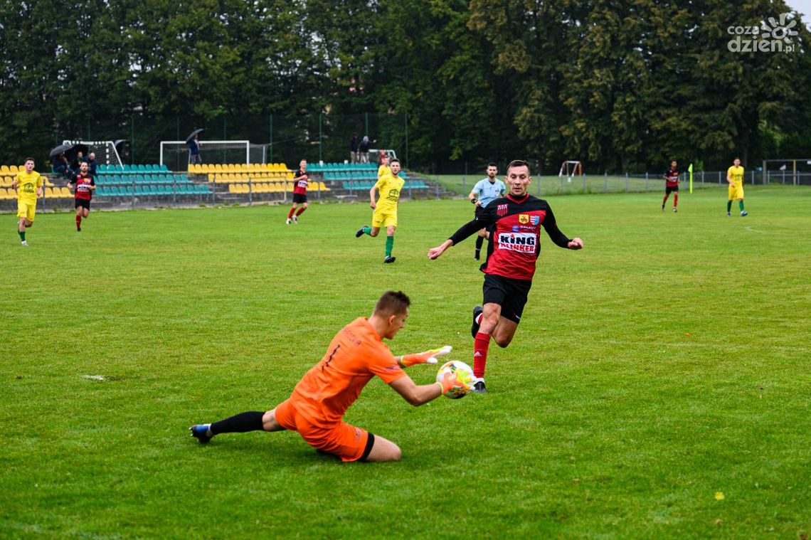 4. liga - Dwa karne i dwa gole. Oskar Przysucha odrobił zaległości