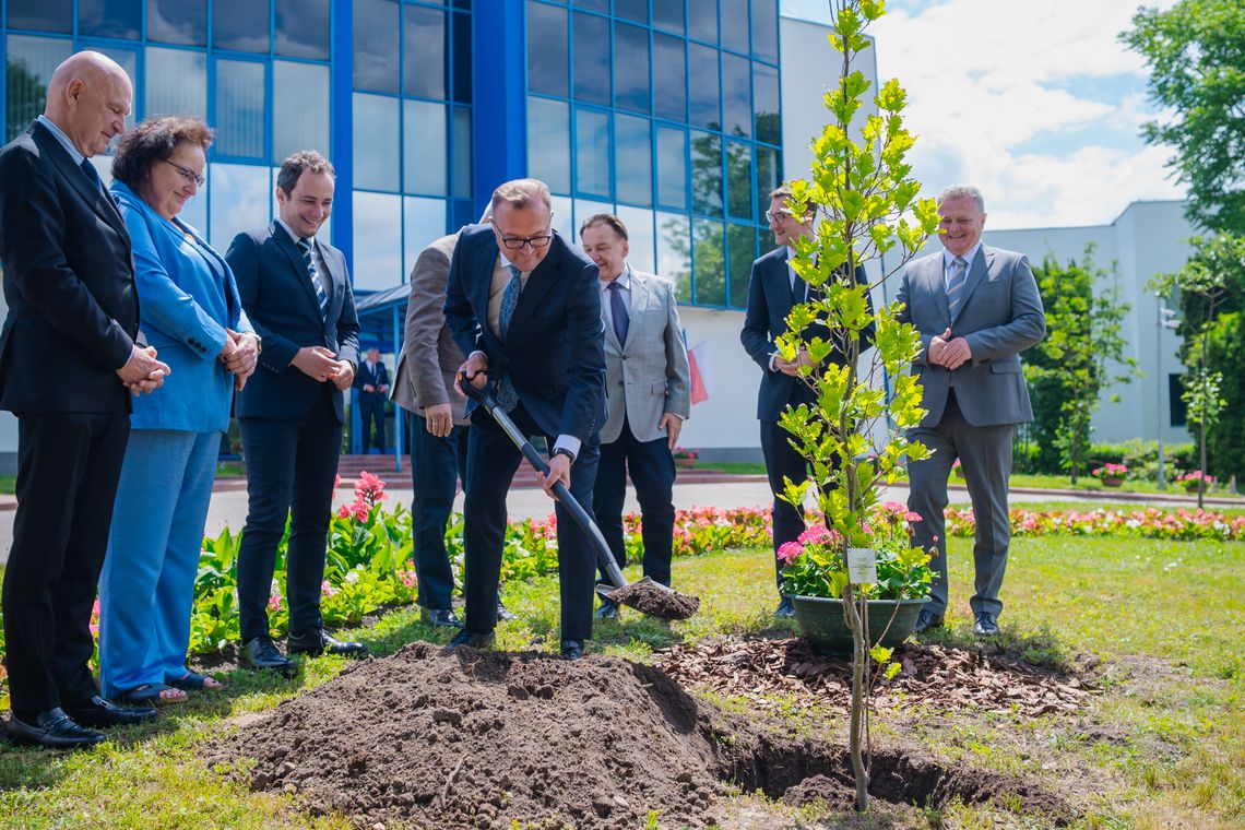 40-lecie Instytutu Technologii Eksploatacji. Prezydent Nawrocki przyznał medale 40-lecie Instytutu Technologii Eksploatacji. Prezydent Nawrocki przyznał medale