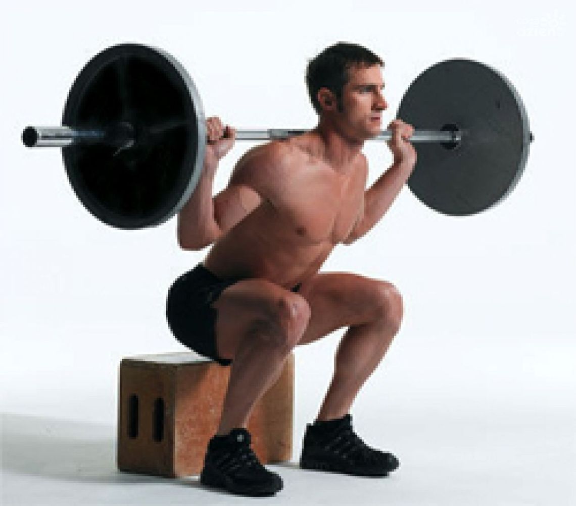 5 błędów popełnianych przy przysiadach z obciążeniem