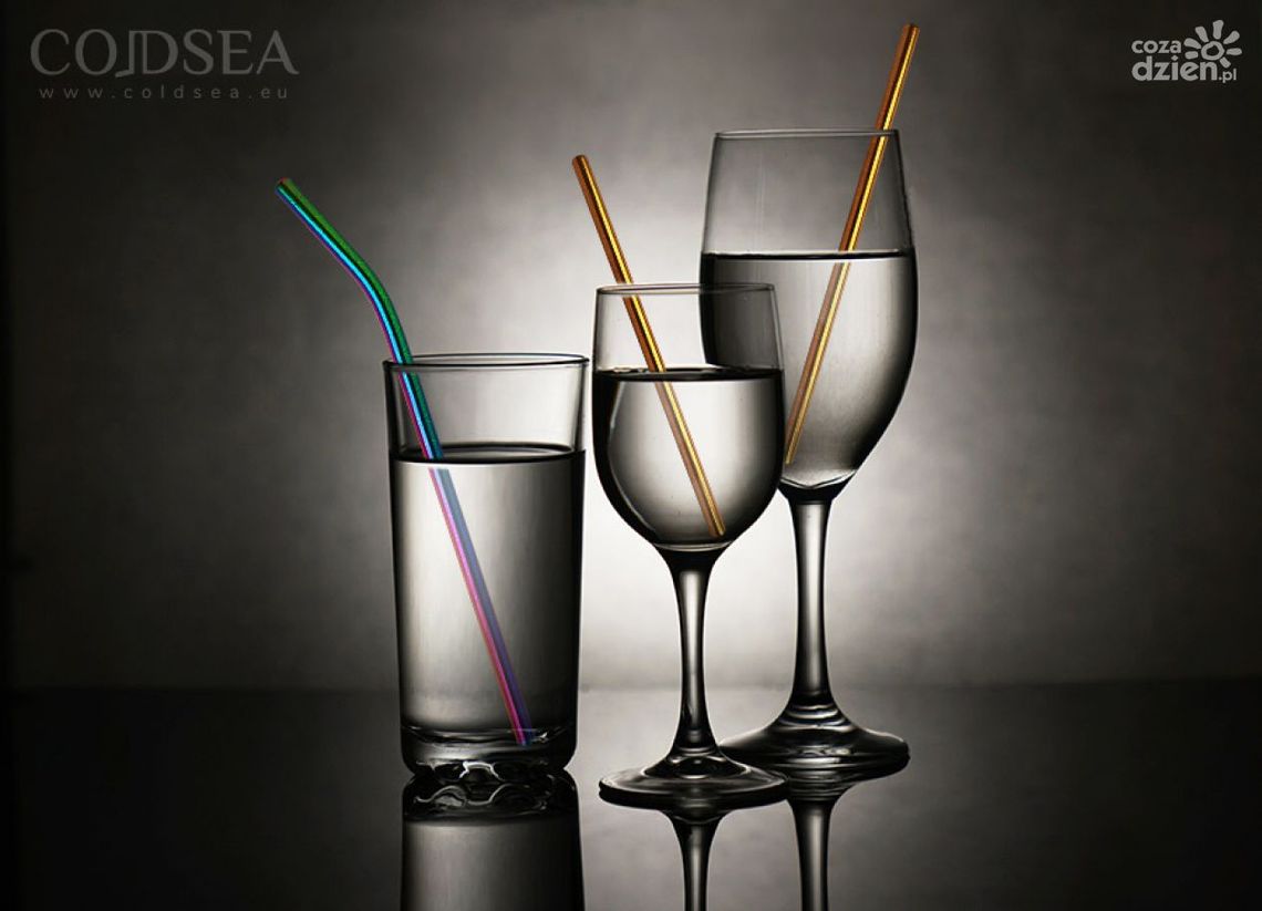 5 zalet metalowych słomek do picia