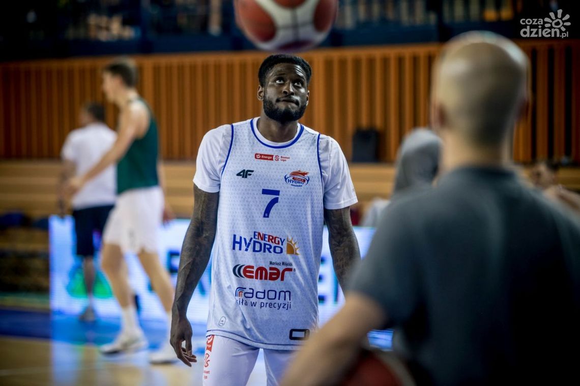 A.J. English dwa tygodnie poza kadrą A.J. English dwa tygodnie poza kadrą