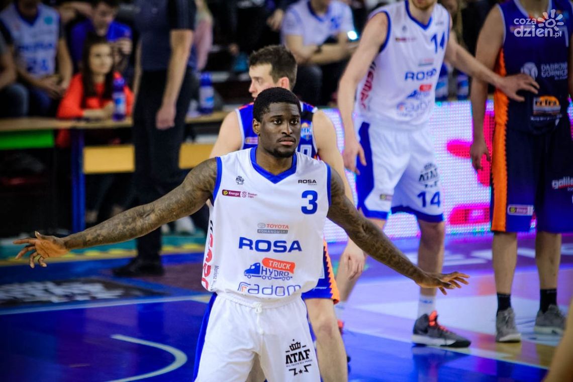 A.J. English przeszedł testy w Syntainics MBC. Niemiecki klub zainteresowany Amerykaninem