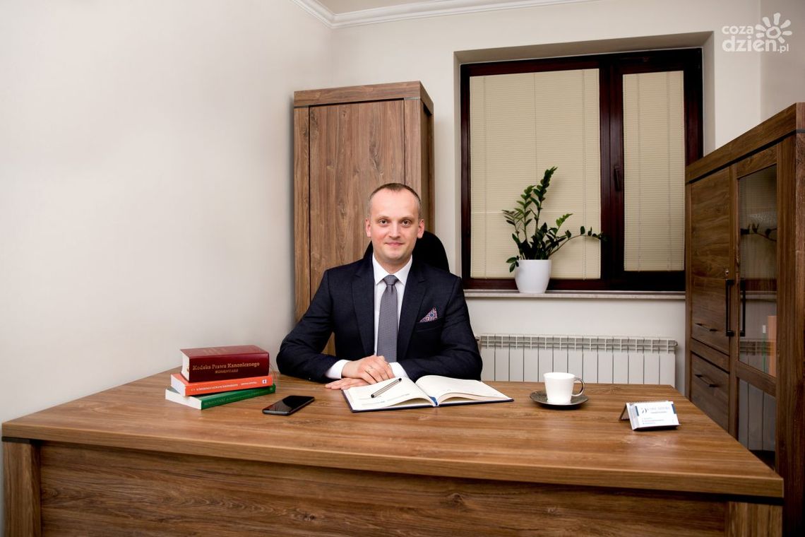 Adwokat w Sądzie Kościelnym – kiedy warto zwrócić się po fachową pomoc prawną? Adwokat w Sądzie Kościelnym – kiedy warto zwrócić się po fachową pomoc prawną?