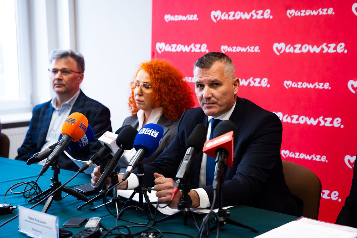 Afera finansowa w szkole w Garbatce-Letnisku! Władze województwa mówią o szklankach do whisky, patelniach i garnkach Rafał Rajkowski i Elżbieta Cichawa-Grabowska