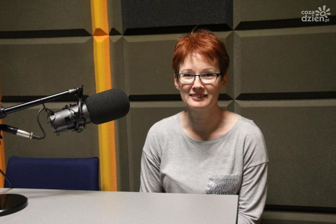 Agata Chruślak - rozmowa w studiu lokalnym Radia Rekord