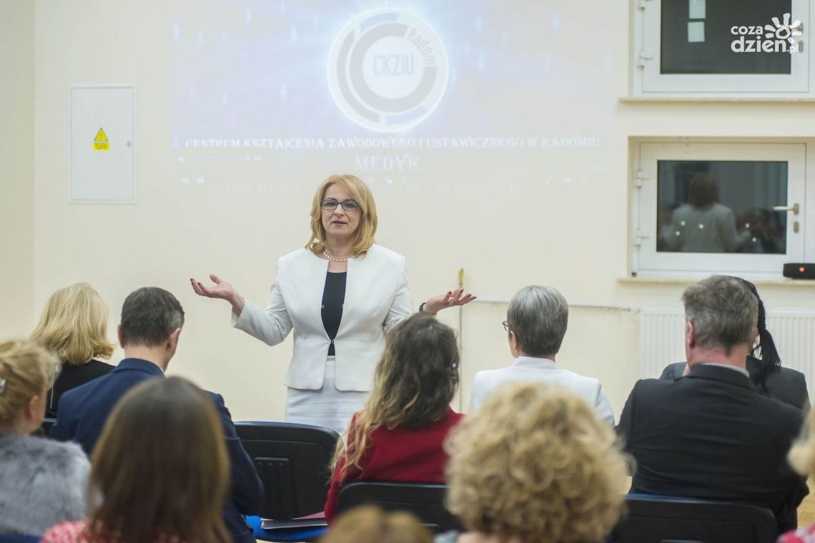 Agnieszka Stolarczyk, Magdalena Smolarska, Elżbieta Małek i Dorota Nowak - Rozmowa w studiu lokalnym Radia Rekord