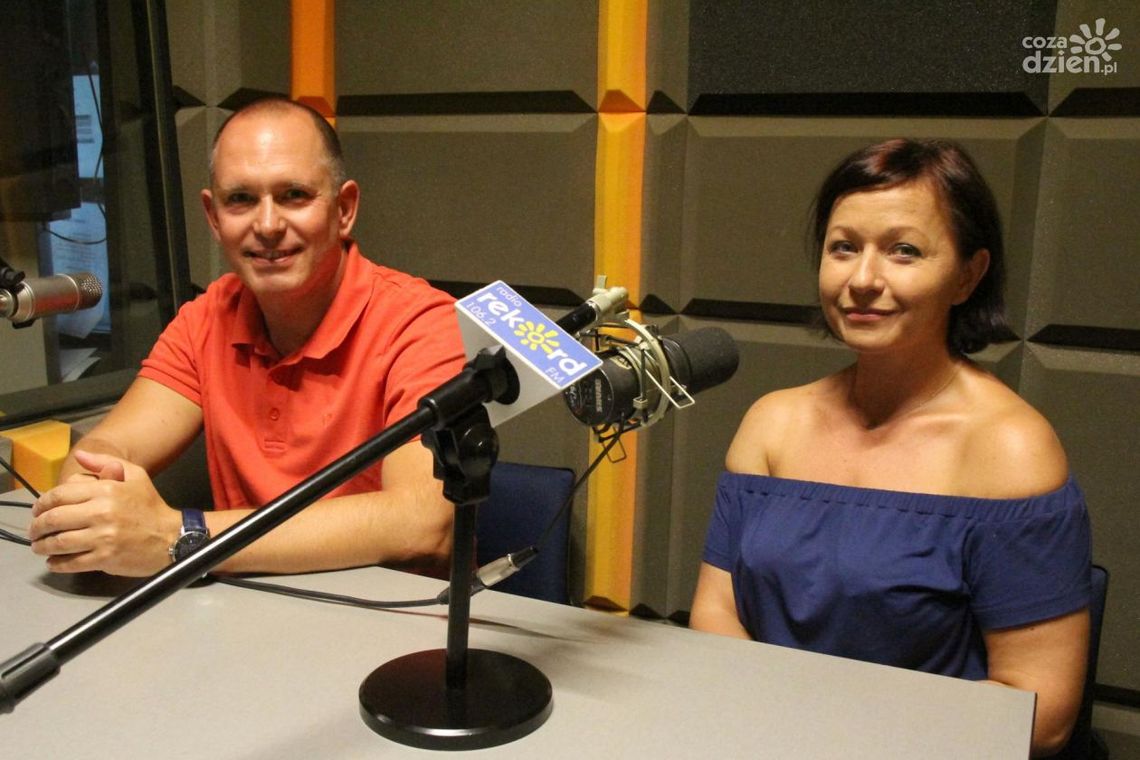 Agnieszka Szydło i Maciej Stefankiewicz - Rozmowa w studiu lokalnym Radia Rekord Agnieszka Szydło i Maciej Stefankiewicz - Rozmowa w studiu lokalnym Radia Rekord