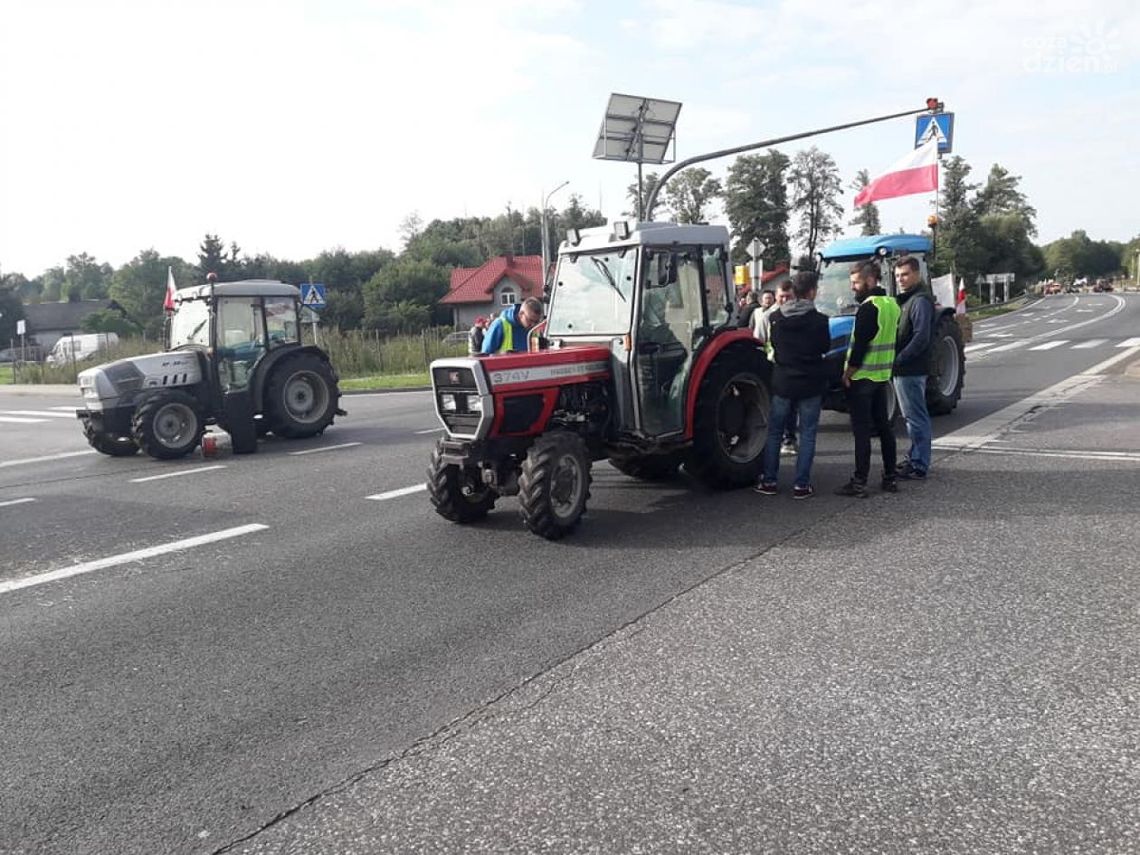 AgroUnia i sadownicy protestują AgroUnia i sadownicy protestują