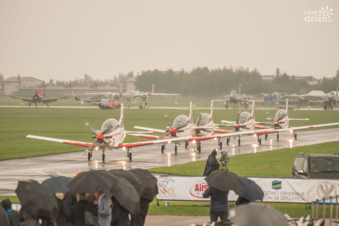 Air Show 2018 - Niedzielne pokazy cieszyły się sporą frekwencją pomimo deszczowej aury