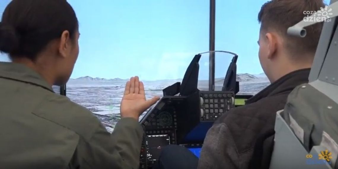 Air Show 2018. Poczuj się jak pilot F16