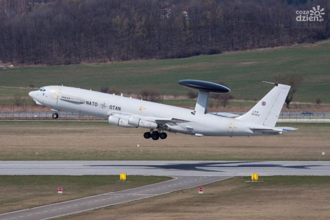 AIR SHOW: "Latający radar"