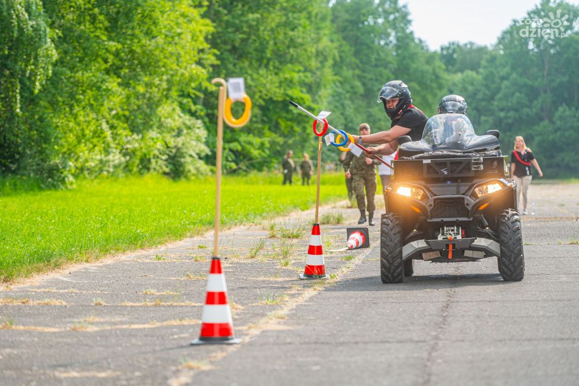 Akademia Dyrektora. Zajęcia terenowe pod okiem żołnierzy WOT Akademia Dyrektora. Zajęcia terenowe pod okiem żołnierzy WOT