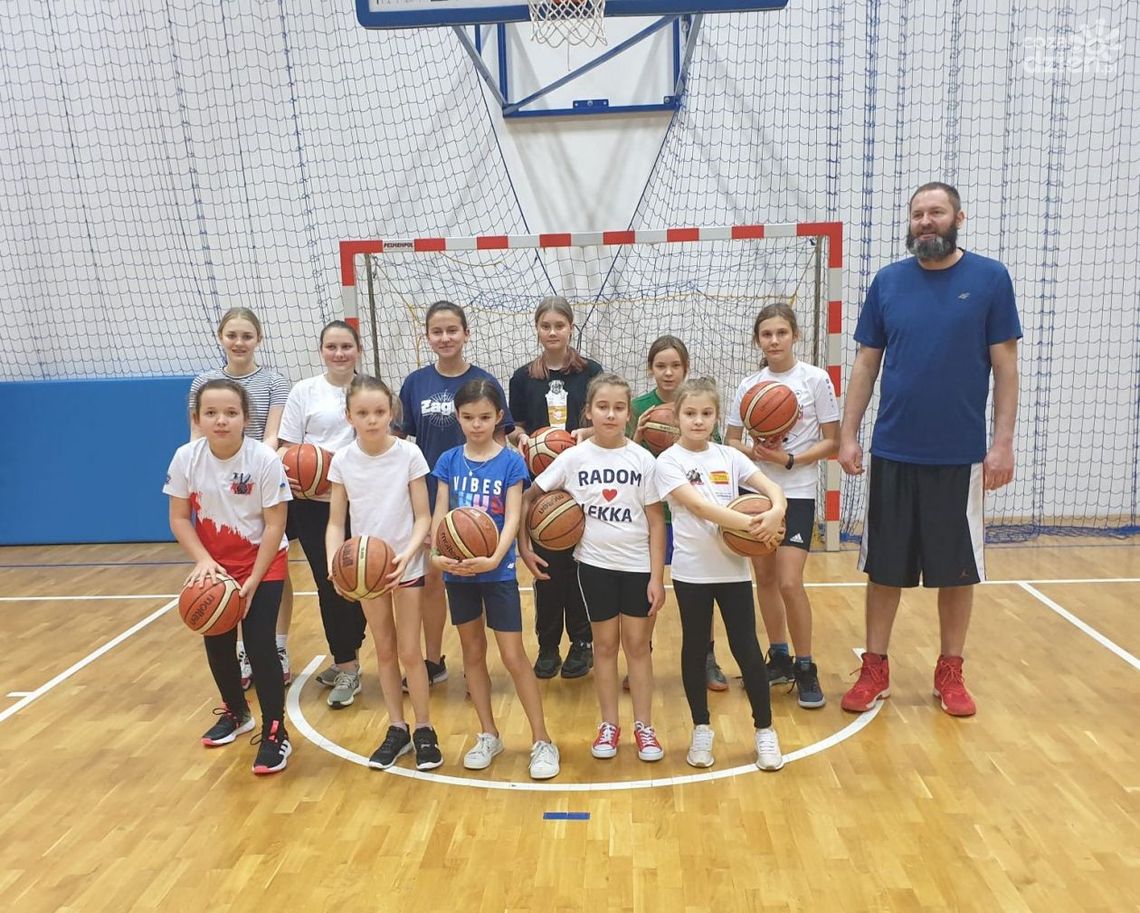 Akademia Koszykówki Radom zaprasza na zajęcia z tej dyscypliny sportu Akademia Koszykówki Radom zaprasza na zajęcia z tej dyscypliny sportu