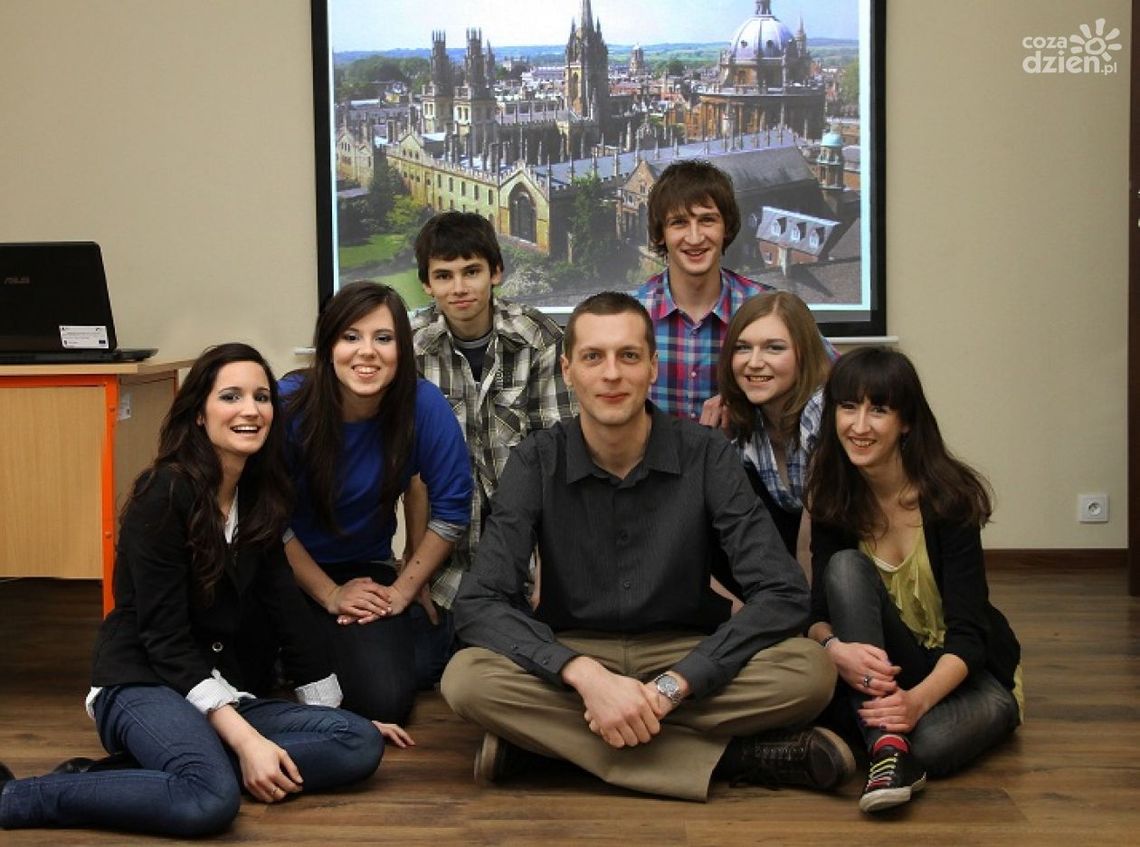 Akademickie Liceum Ogólnokształcące Akademickie Liceum Ogólnokształcące