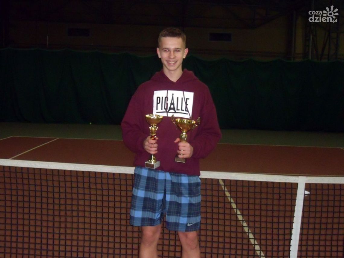 Aleksander Sadal najlepszy w deblu, drugi w singlu