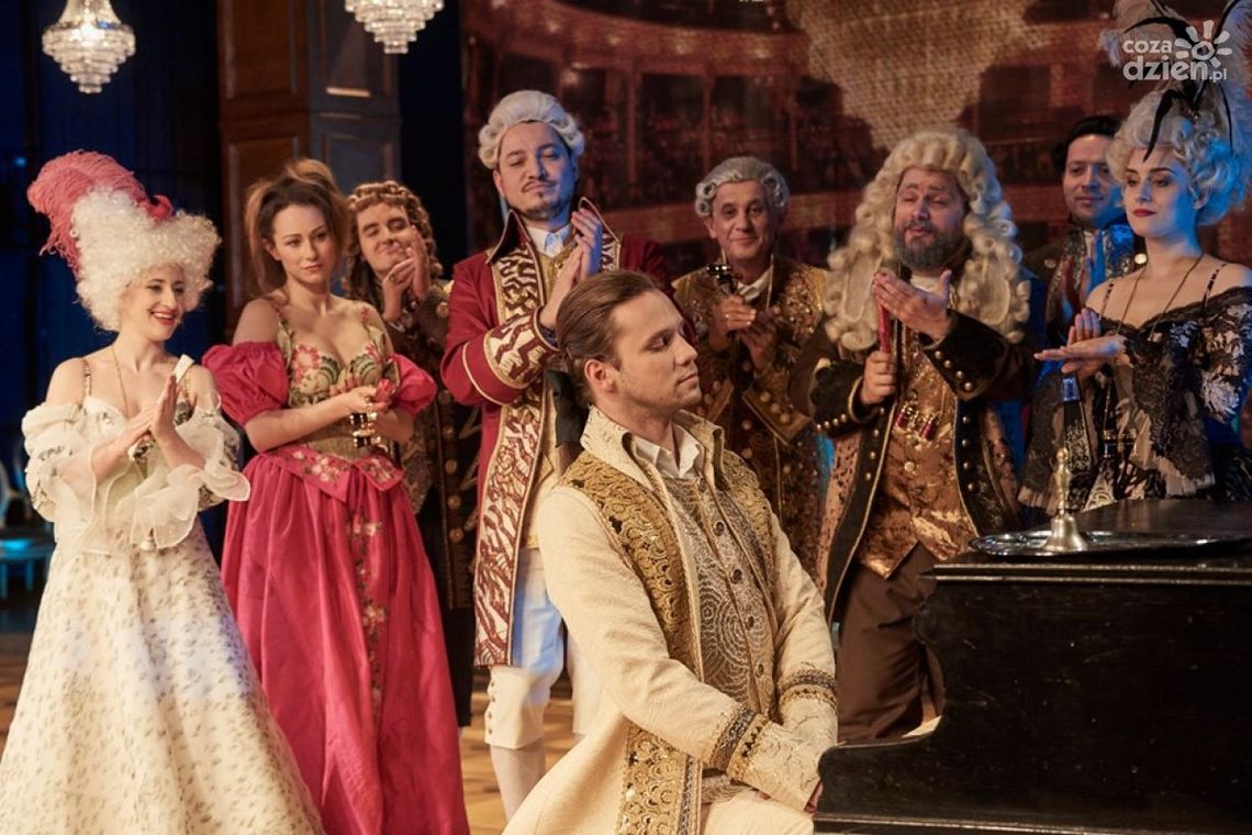 „Amadeusz” na dużej scenie