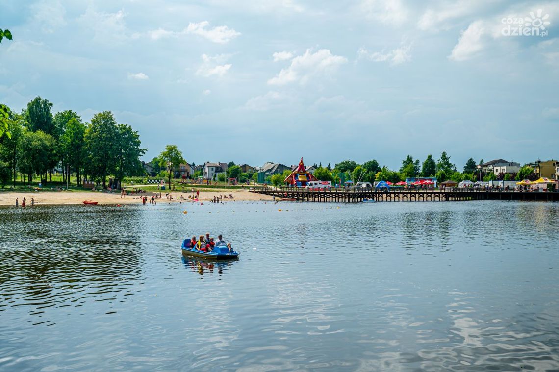 Amfiteatr i wodny plac zabaw nad zalewem w Szydłowcu