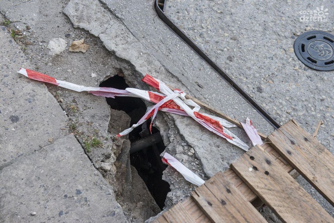 Anatomia dziury w drodze Anatomia dziury w drodze