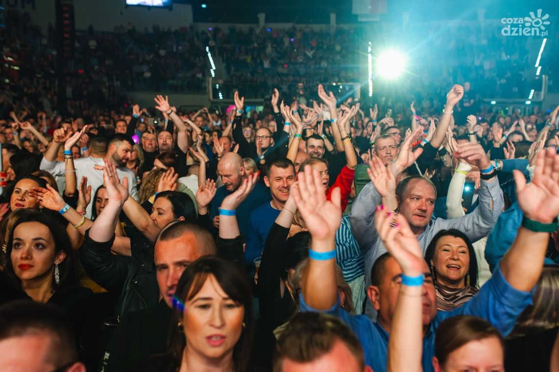 Andrzejkowa noc z gwiazdami disco-polo i Radiem Rekord [WIDEO]