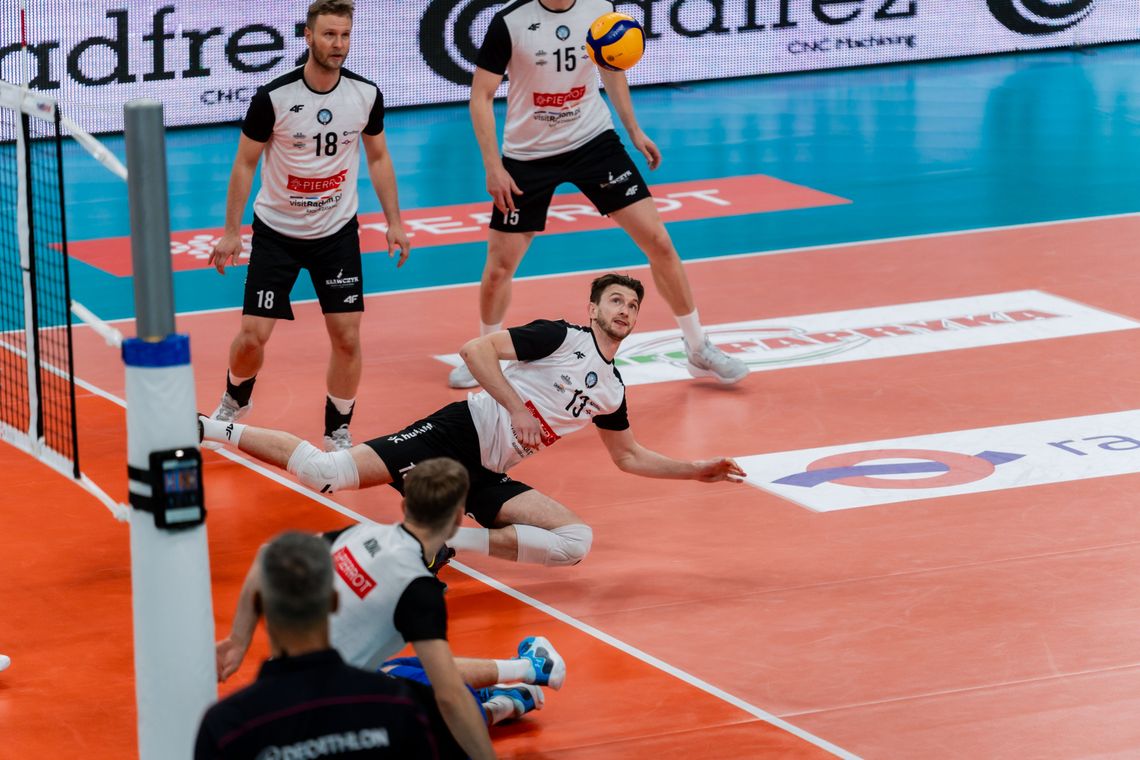 Anioły w Radomskim Centrum Sportu