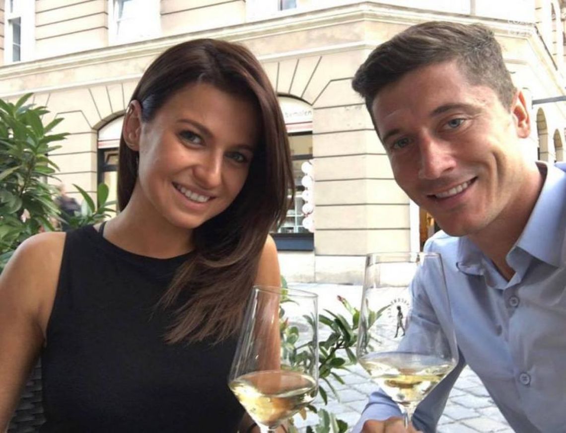 ANNA LEWANDOWSKA: PĄCZKI BEZ GLUTENU, LAKTOZY, CUKRU… ANNA LEWANDOWSKA: PĄCZKI BEZ GLUTENU, LAKTOZY, CUKRU…