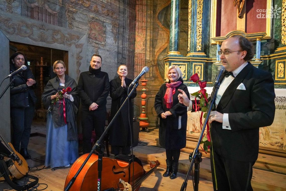 Anna Maria Jopek wystąpiła w Muzeum Wsi Radomskiej Anna Maria Jopek wystąpiła w Muzeum Wsi Radomskiej