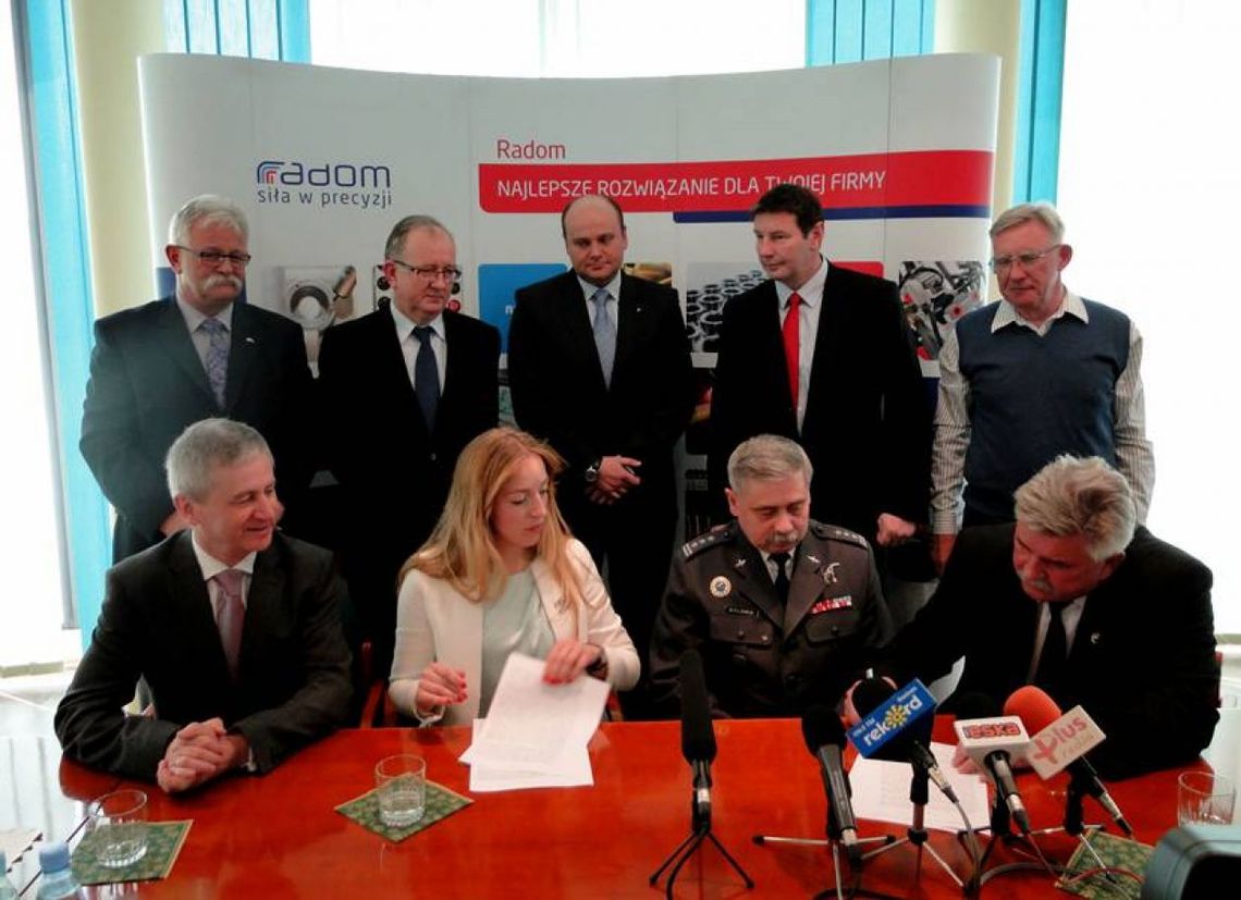 Areoklub Radomski przejął lotnisko w Piastowie Areoklub Radomski przejął lotnisko w Piastowie