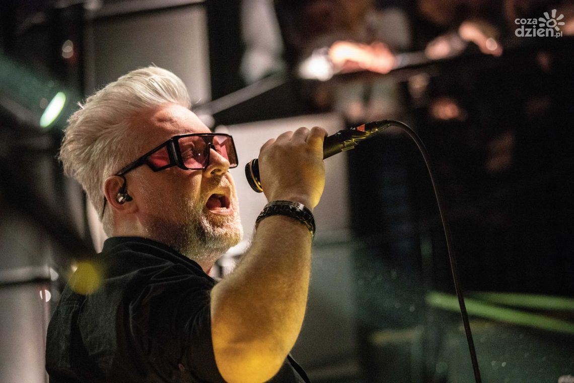 Artur Gadowski, wokalista IRY zaprasza słuchaczy Radia Rekord na jubileuszowy koncert z okazji 35-lecia w Radomiu 