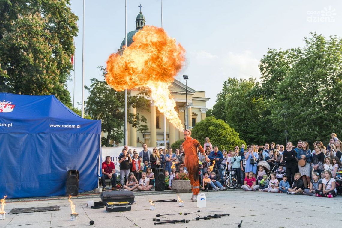 Artyści uliczni opanowali deptak