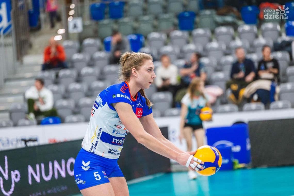 Atakująca Małgorzata Jasek żegna się z Moya Radomką Lotniskiem Radom