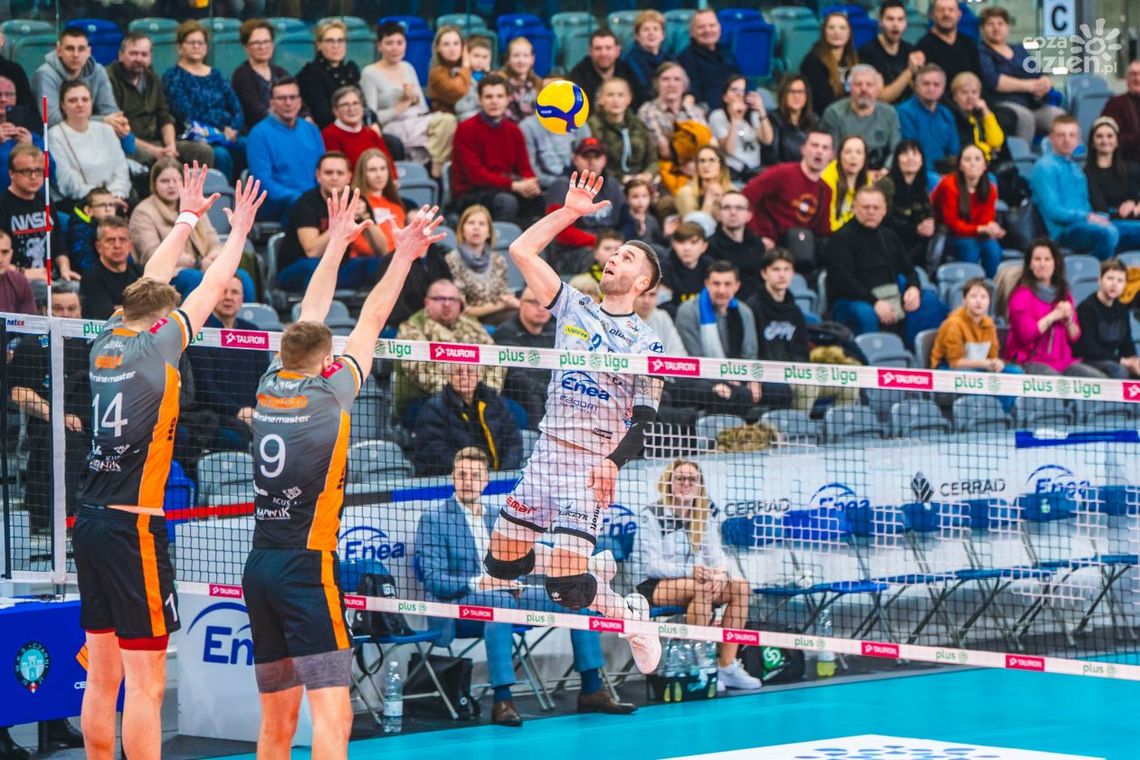 Atakujący Daniel Gąsior zostaje w Cerradzie Enei Czarnych