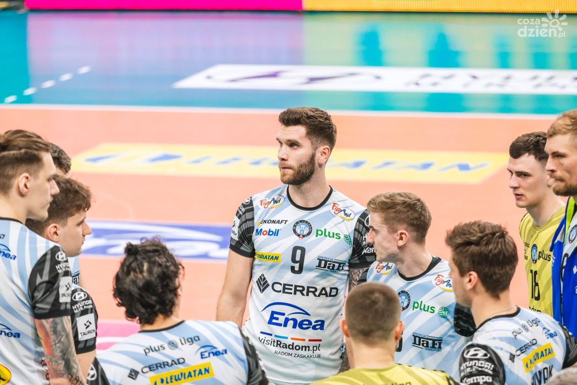 Atakujący żegna się z Czarnymi. Daniel Gąsior po trzech latach odchodzi z klubu