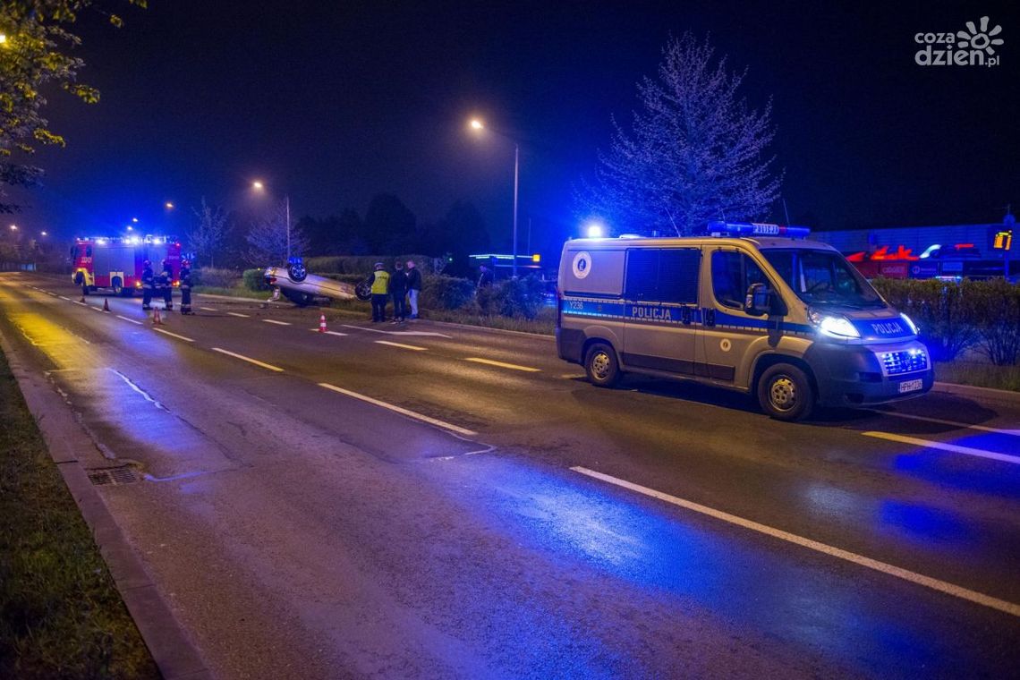 Auto dachowało na Chrobrego