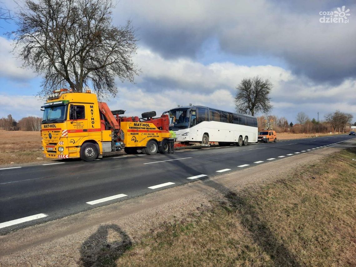 Awarie na trasie. Z pomocą ruszyła radomska firma Awarie na trasie. Z pomocą ruszyła radomska firma