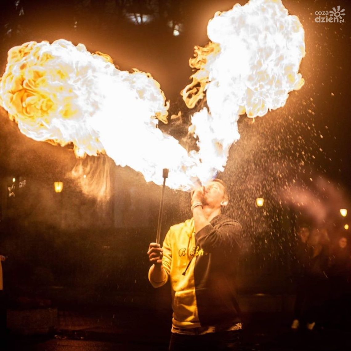 Awaryjne walentynki. Pokaz fireshow