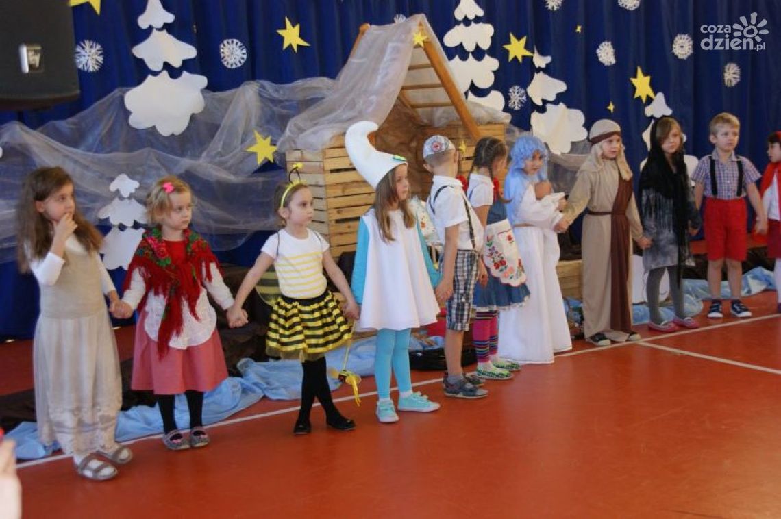 Bajkowe Jasełka w PSP nr 2