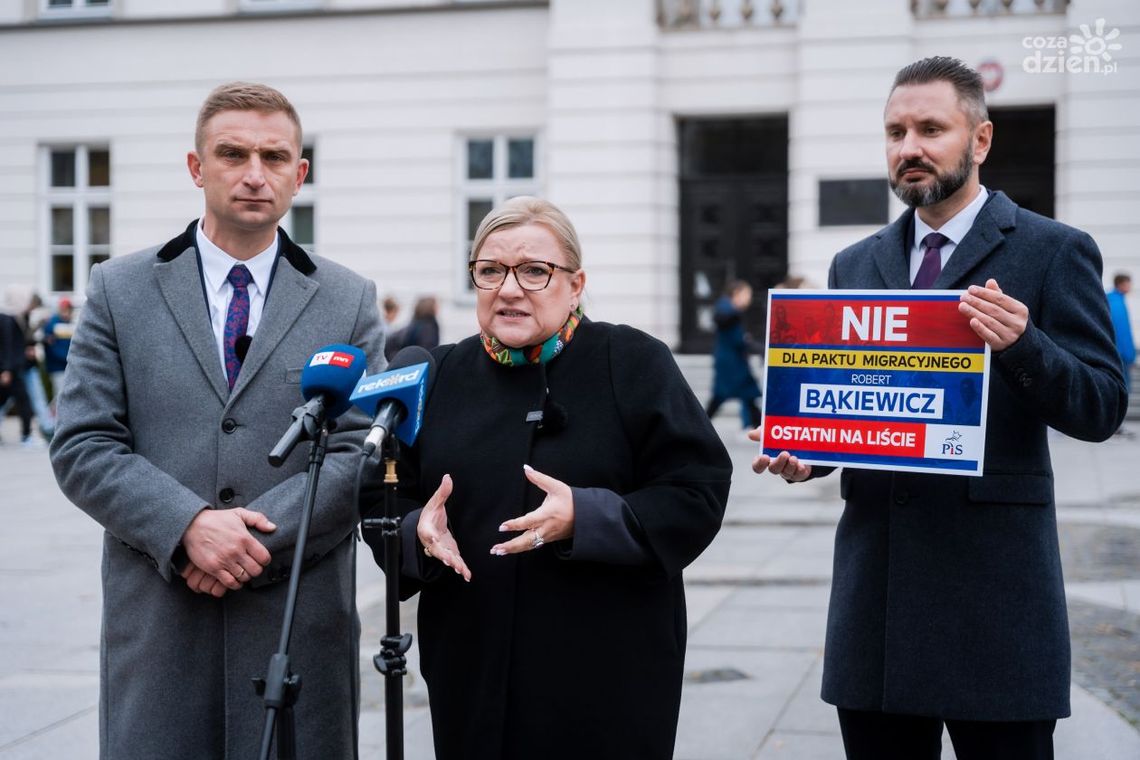 Bąkiewicz i Kempa: "Nie dla paktu migracyjnego"