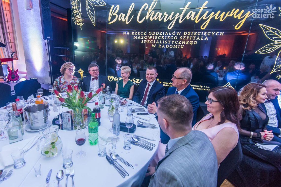 Bal Charytatywny. Trwają licytacje
